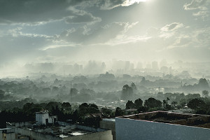 Smog w mieście? Dowiedz się, jak samodzielnie sprawdzać jakość powietrza!