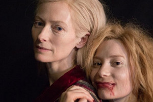 Tilda Swinton i Mia Wasikowska o „Tylko kochankowie przeżyją”. Obejrzyj wywiady z aktorkami