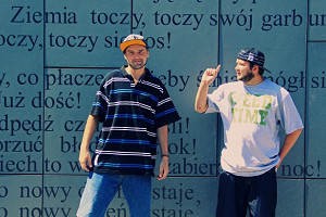 Okoliczny Element „W witrynach zakupy” (feat. Reno) – singiel